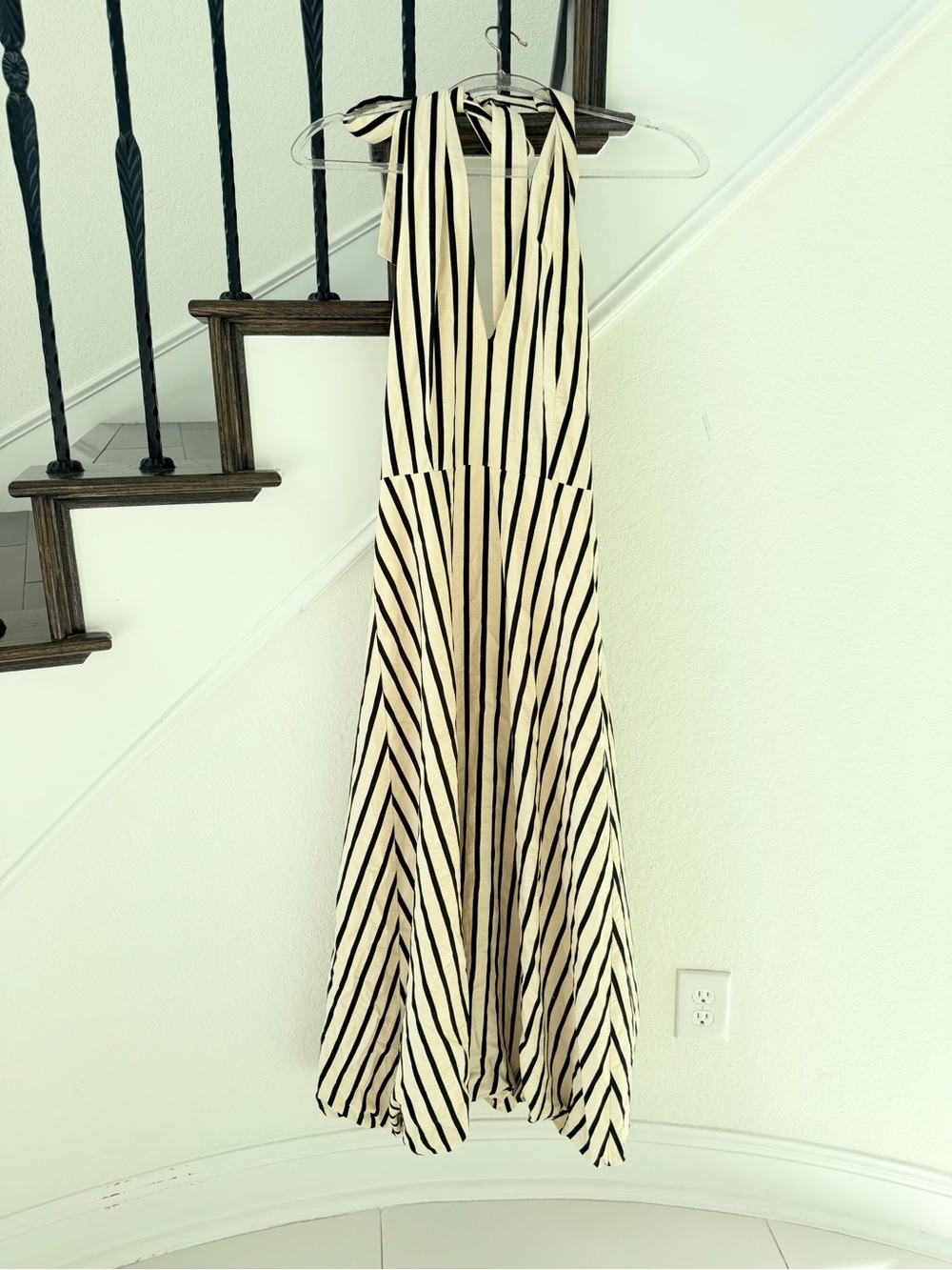 Zara Cream and Black Striped Halter Dress - Picture 4 of 9